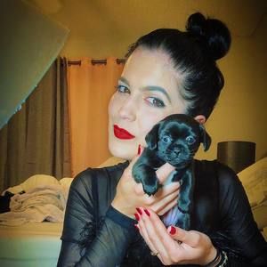 Meet your Posher, Beatriz